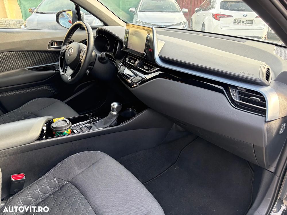 Toyota C-HR 2.0 Hybrid Business-Edition - 17