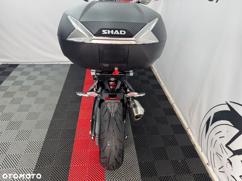 BMW XR - 19