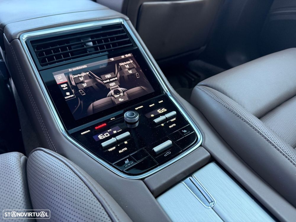 Porsche Panamera Sport Turismo 4 E-Hybrid - 28