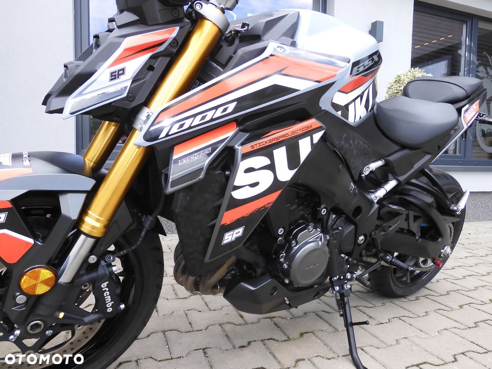 Suzuki GSX - 20