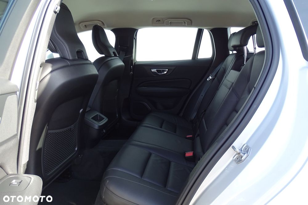 Volvo V60 T4 Geartronic Momentum - 23