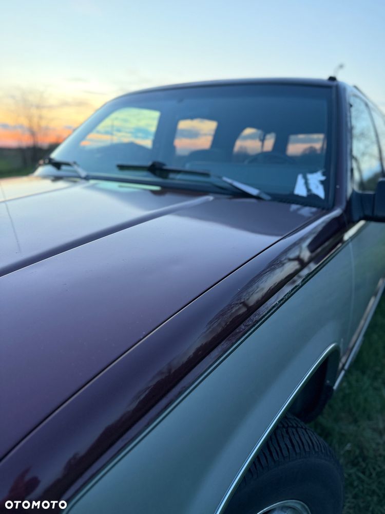Chevrolet Suburban - 21