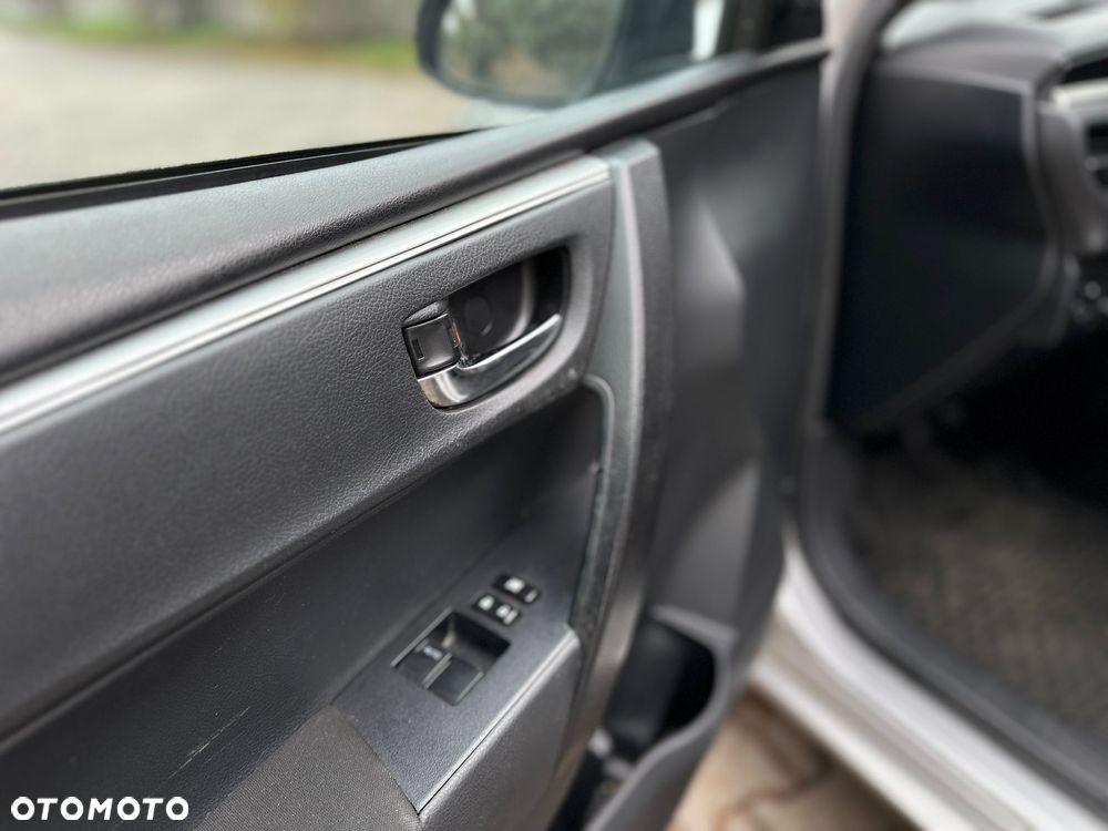 Toyota Corolla 1.6 Active EU6 - 10