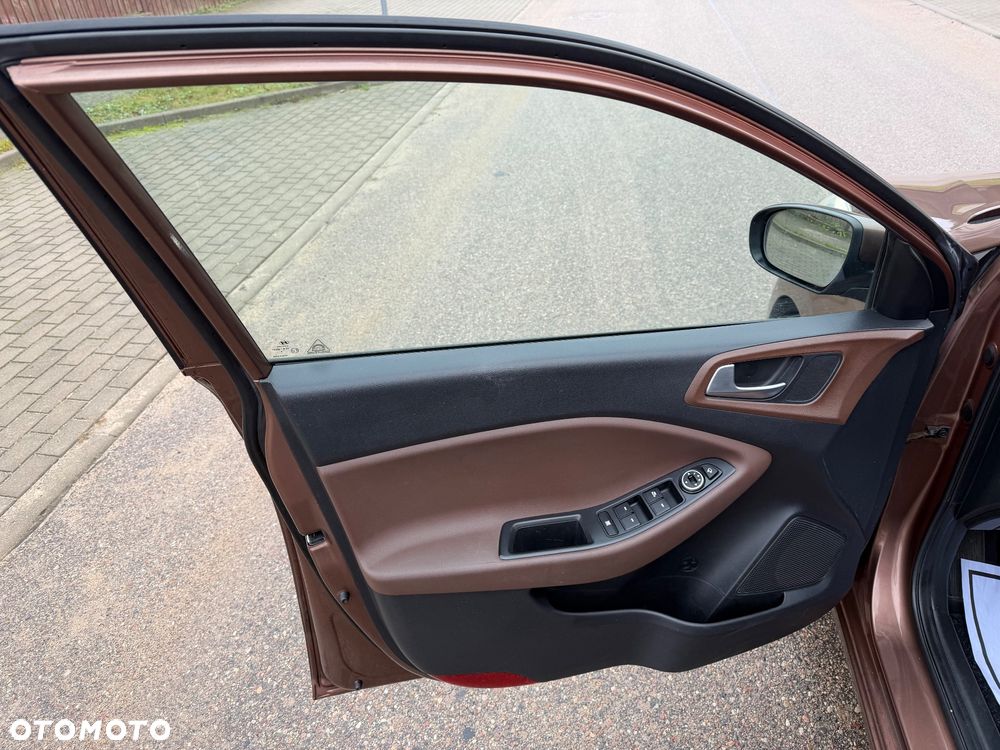 Hyundai i20 1.1 CRDi Intro Edition - 23