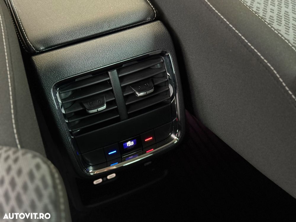 Skoda Octavia 2.0 TDI DSG Style - 33