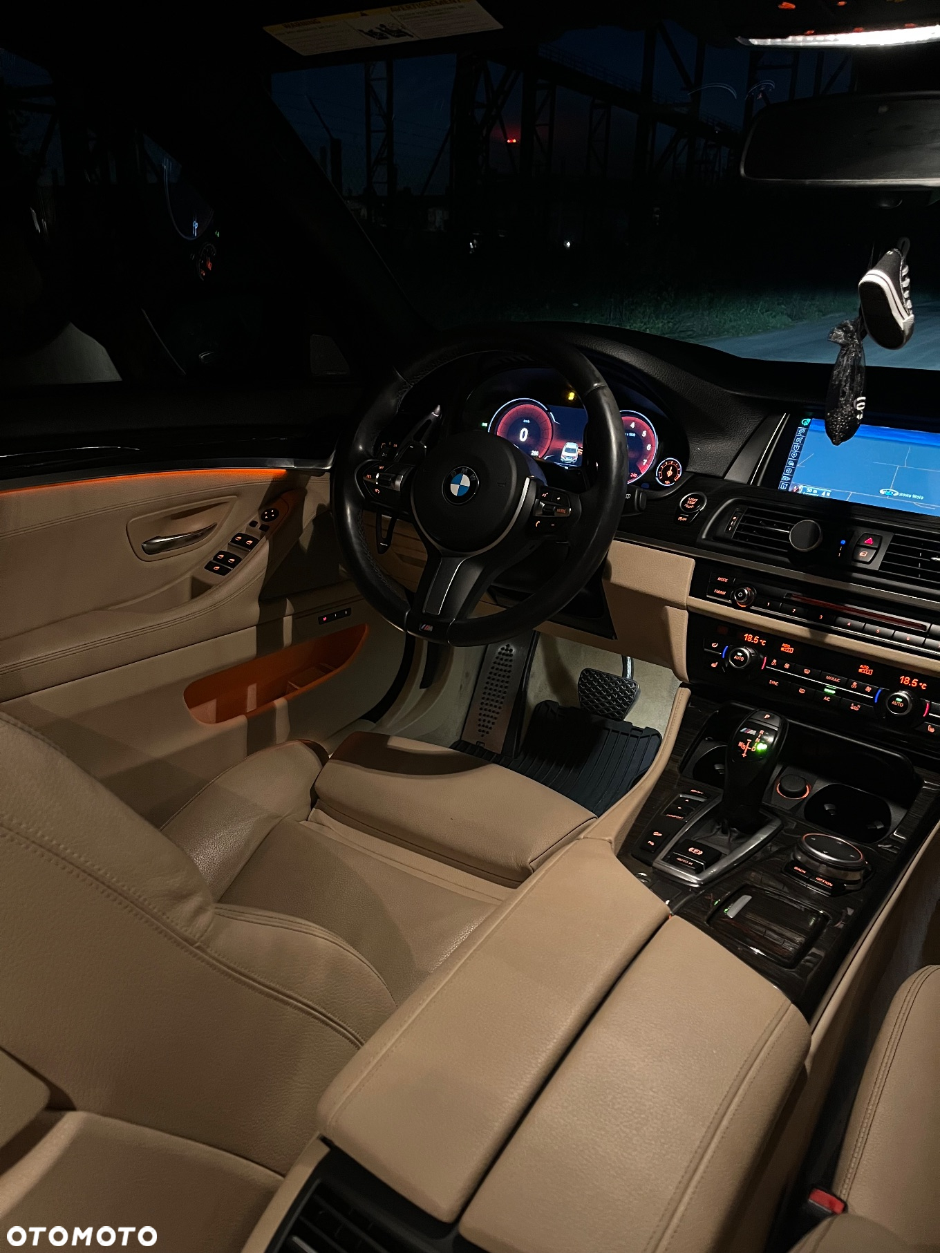 BMW Seria 5 528i xDrive - 31