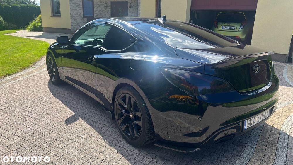 Hyundai Genesis Coupe - 6