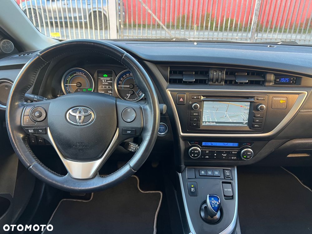Toyota Auris 1.8 HSD Prestige NAVI - 23
