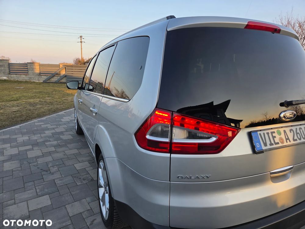 Ford Galaxy 2.2 TDCi DPF Titanium - 19