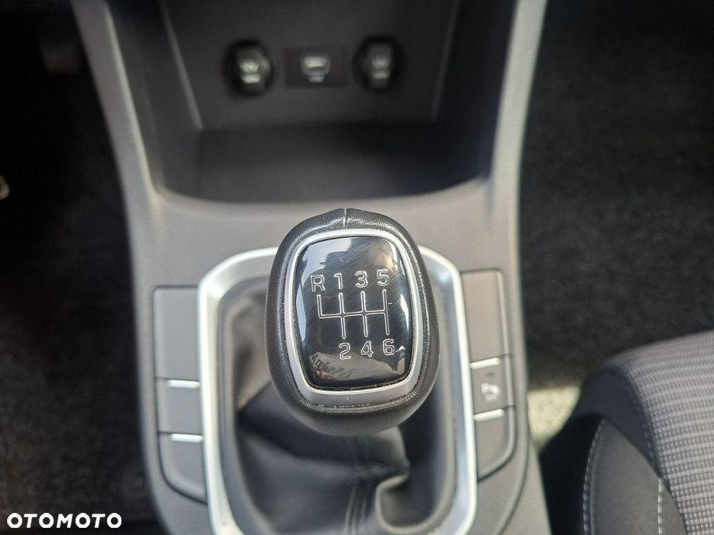 Hyundai i30 1.5 DPI Classic + - 19