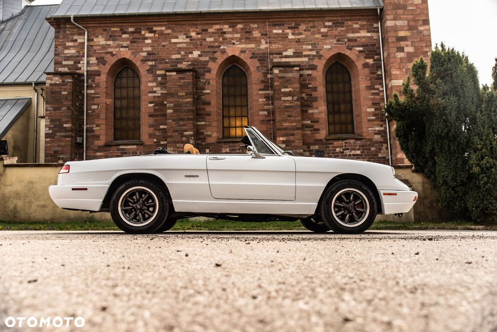 Alfa Romeo Spider - 4