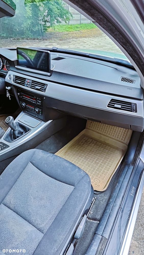 BMW Seria 3 320i - 11