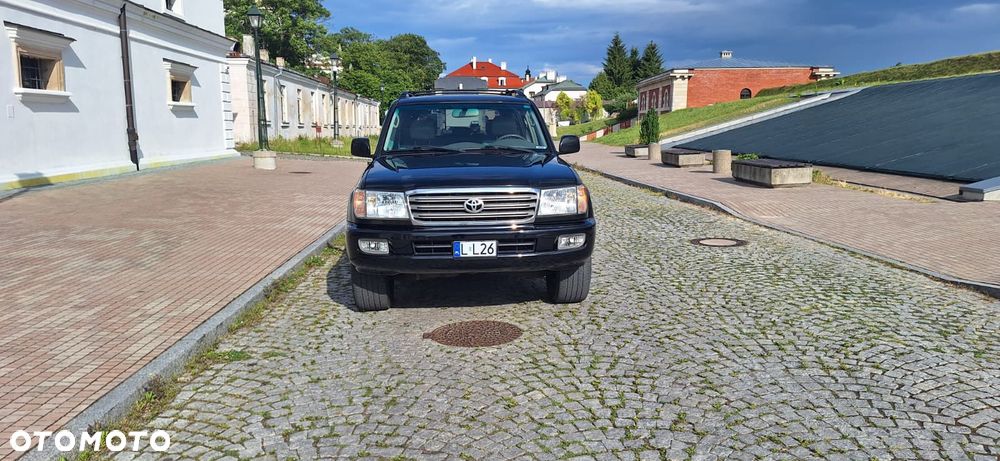 Toyota Land Cruiser - 4