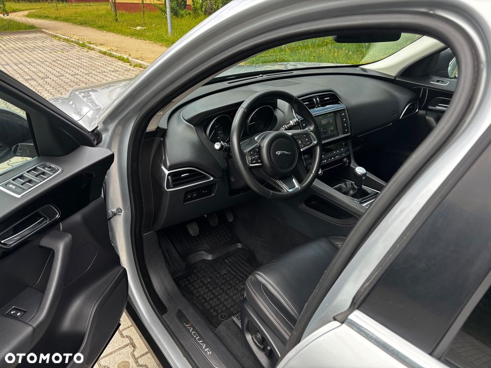 Jaguar F-Pace E-Performance Prestige - 9