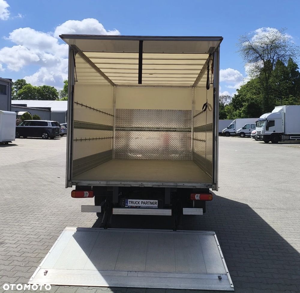 Iveco Daily 3,0 kontener z windą - 14