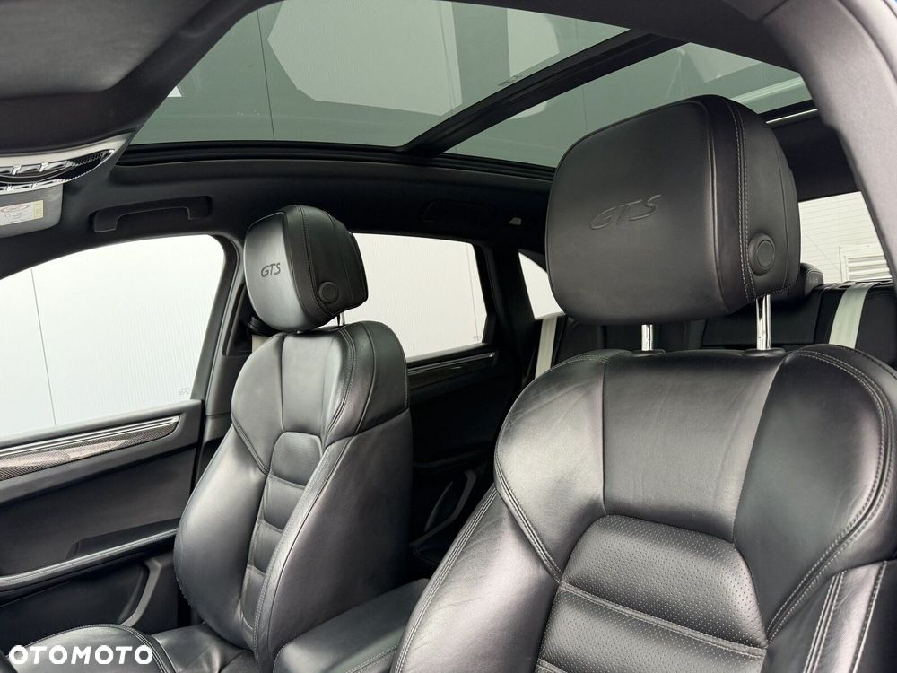 Porsche Macan - 19