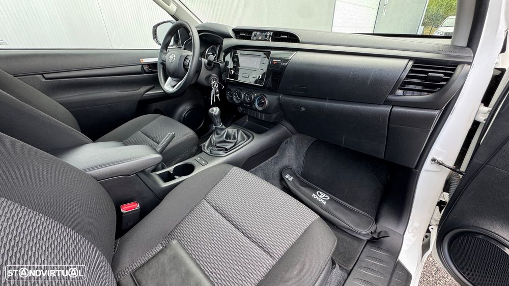 Toyota Hilux 2.4 D-4D 4X4 - 18