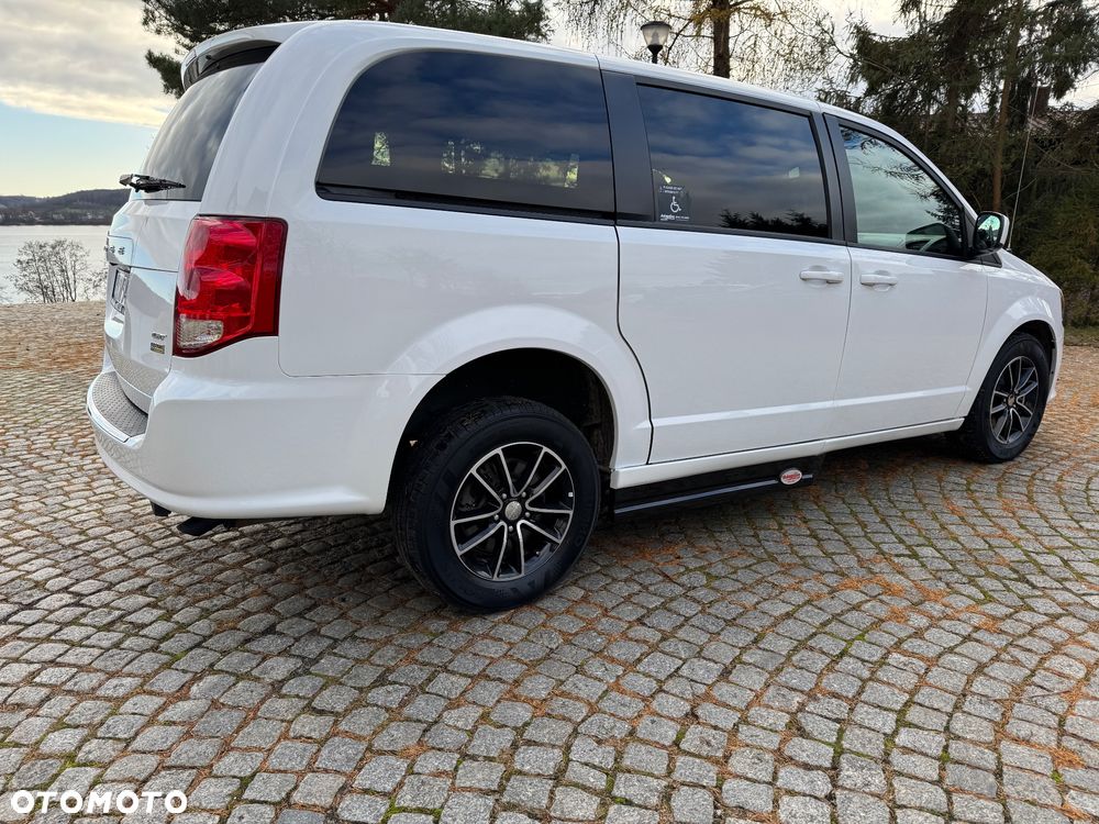 Dodge Grand Caravan 3.6 R/T - 11