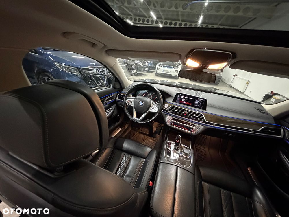 BMW Seria 7 740Li - 28