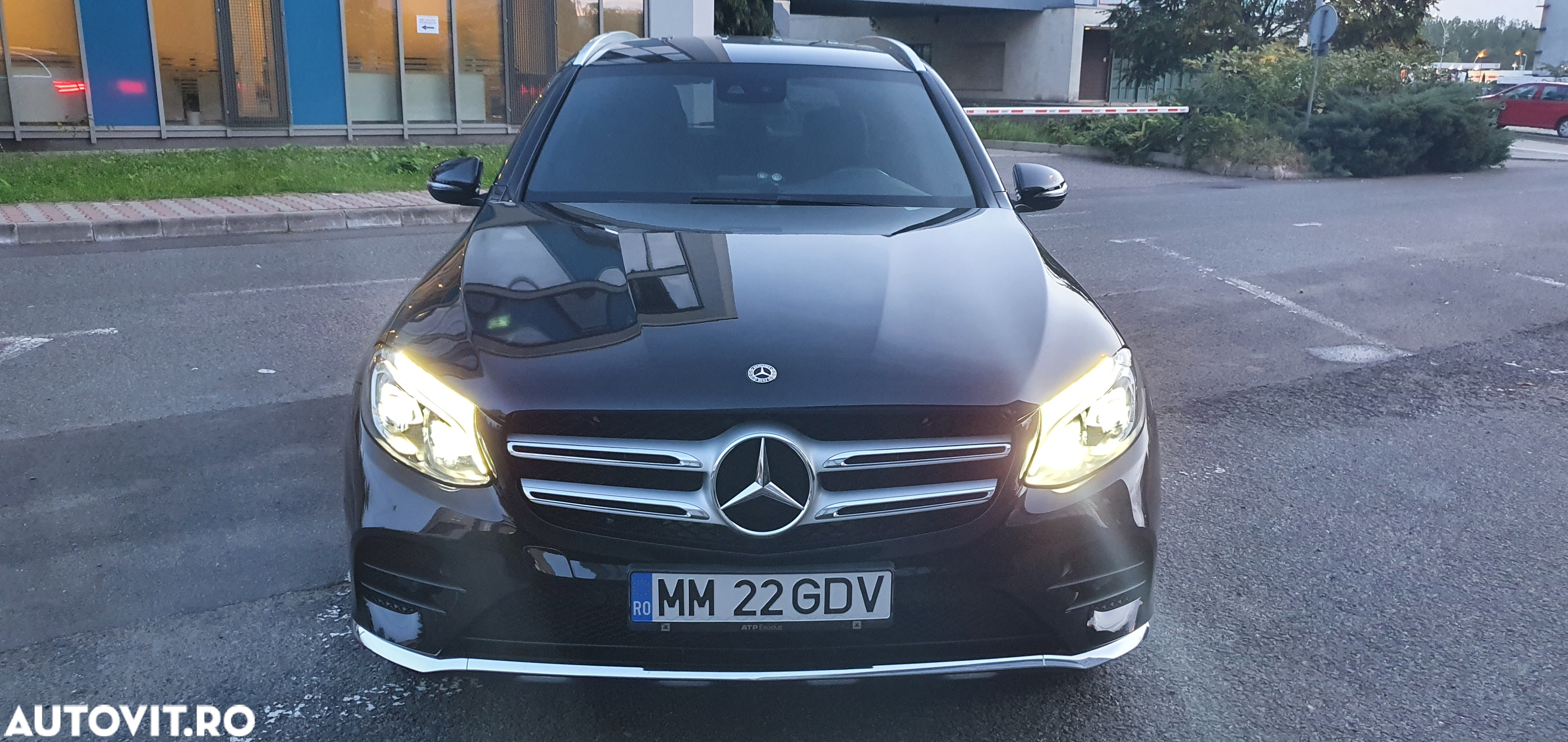 Mercedes-Benz GLC 220 d 4Matic 9G-TRONIC AMG Line - 3