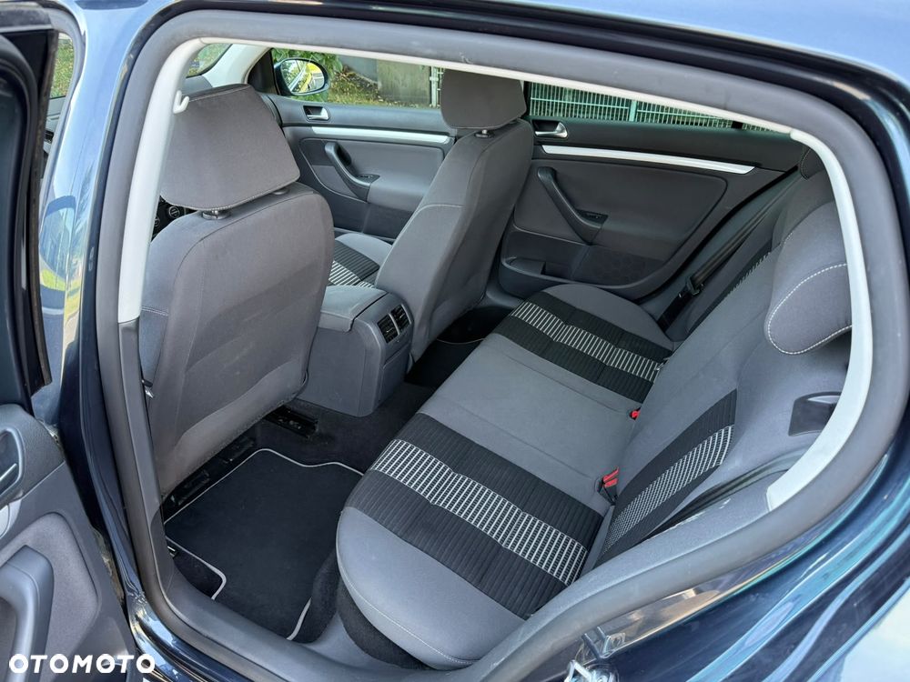 Volkswagen Golf 1.6 United - 11