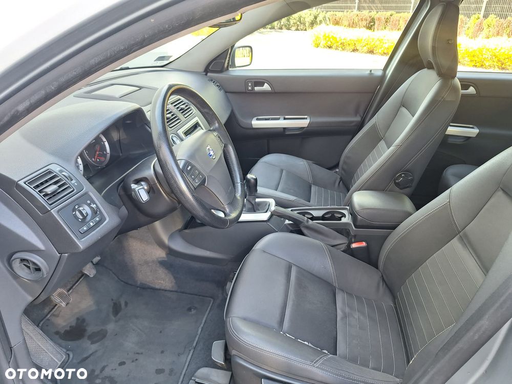 Volvo V50 2.0D Momentum - 28