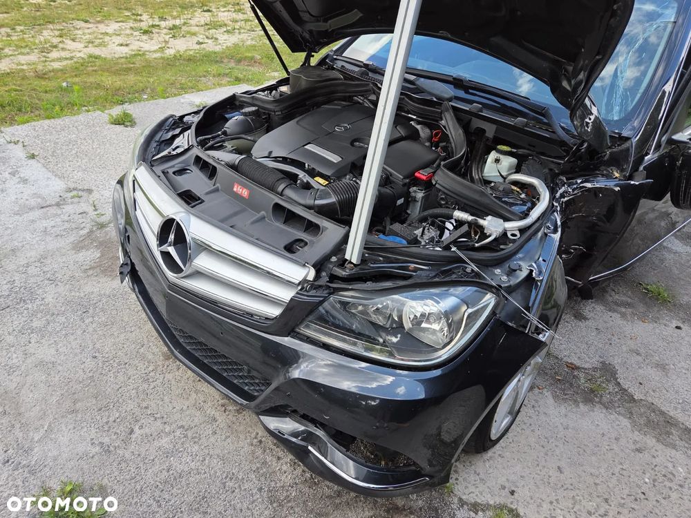 Mercedes-Benz Klasa C 180 (BlueEFFICIENCY) Avantgarde - 12