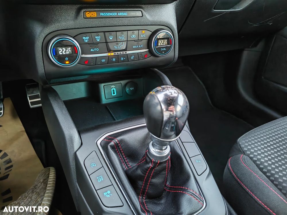 Ford Focus - 12