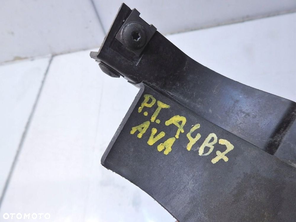 CHLAPACZ PRAWY TYŁ AUDI A4 B7 AVANT 8E0853834 - 2