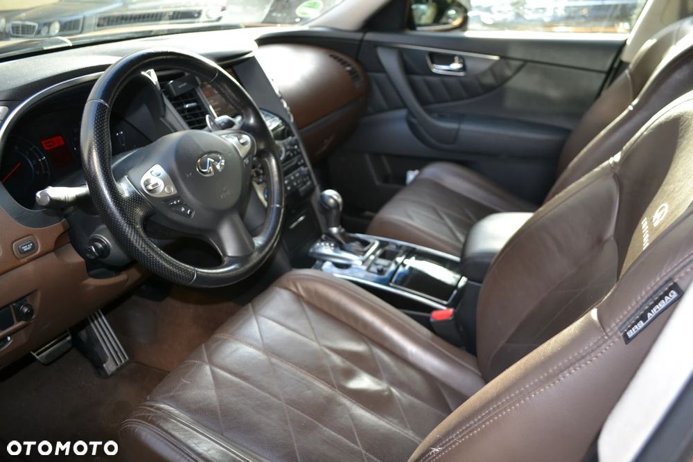Infiniti FX FX35 - 10