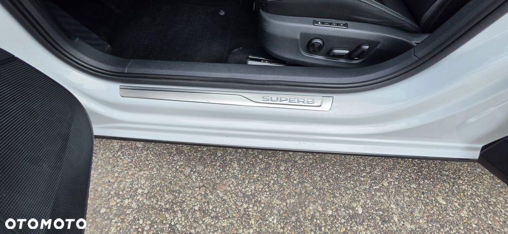 Skoda Superb 2.0 TDI SCR 4x4 Scout DSG - 16