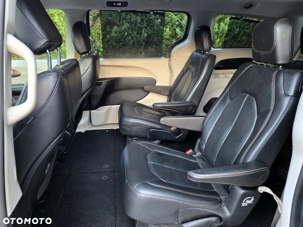 Chrysler Pacifica - 7