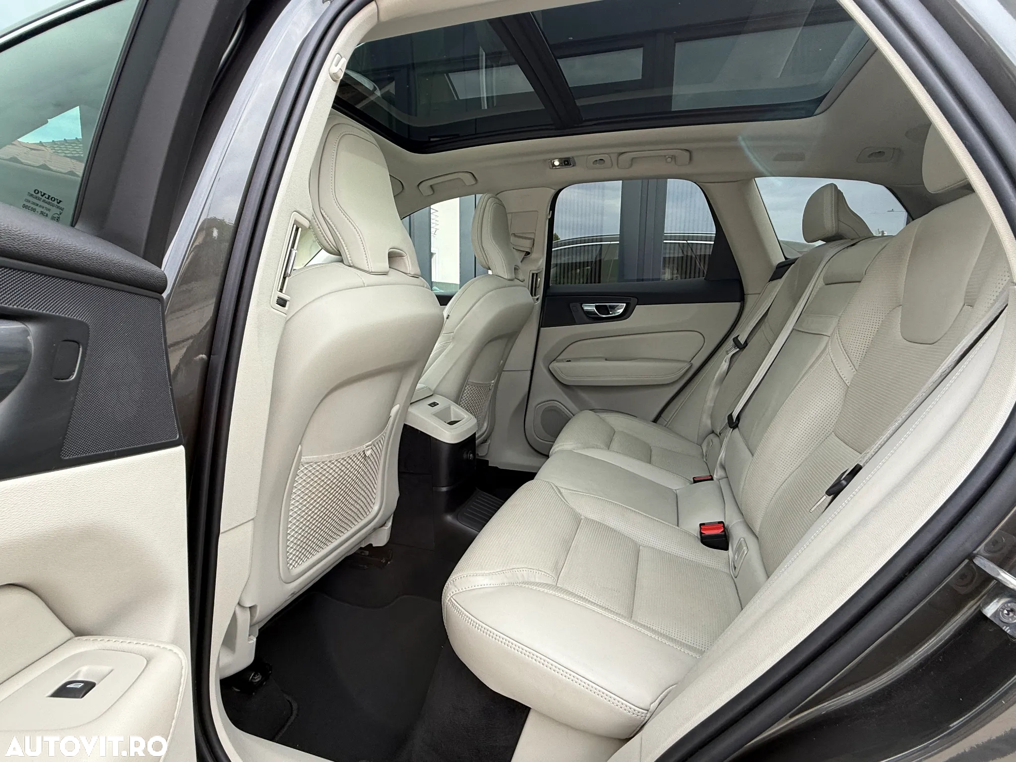 Volvo XC 60 T8 Twin Engine AWD Inscription - 16