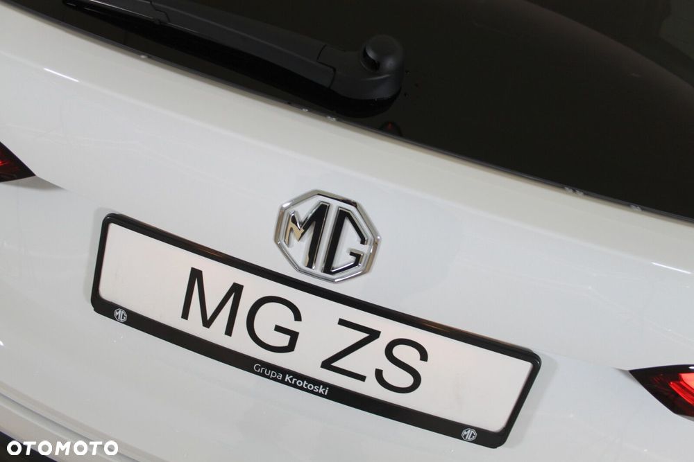 MG ZS - 19