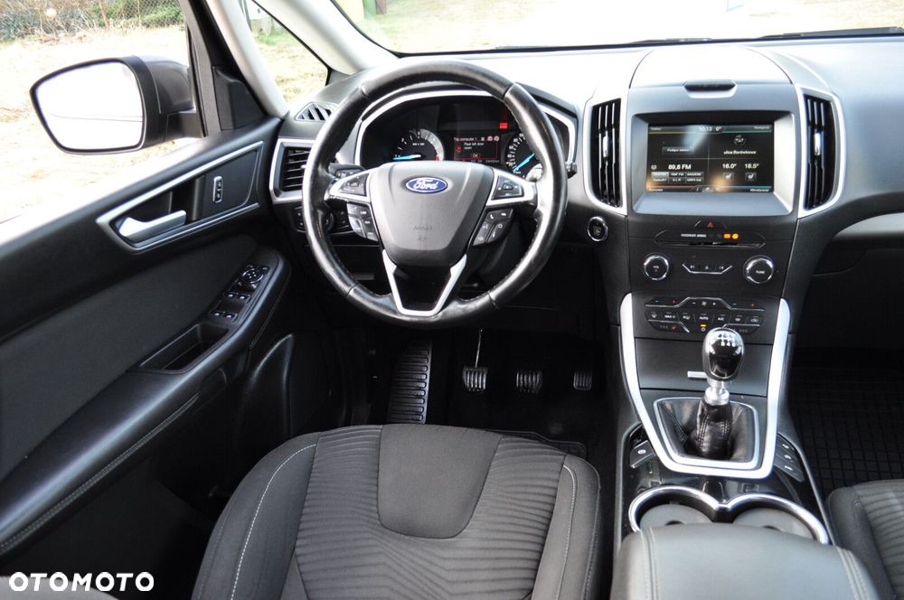 Ford S-Max - 9
