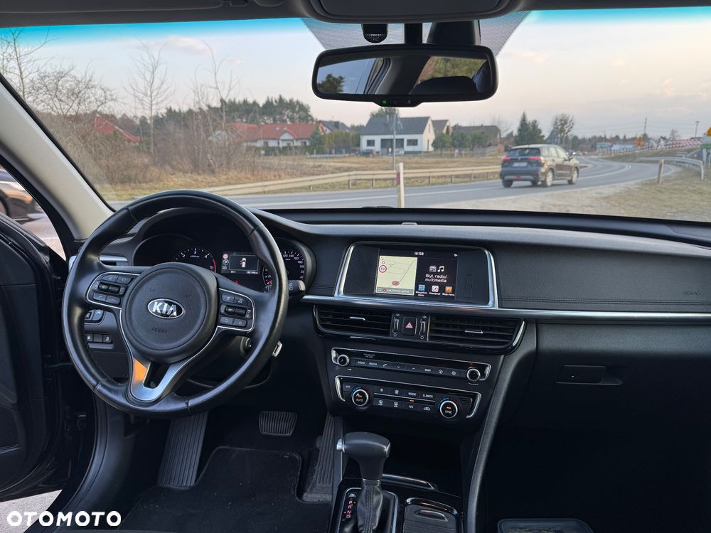 Kia Optima - 16