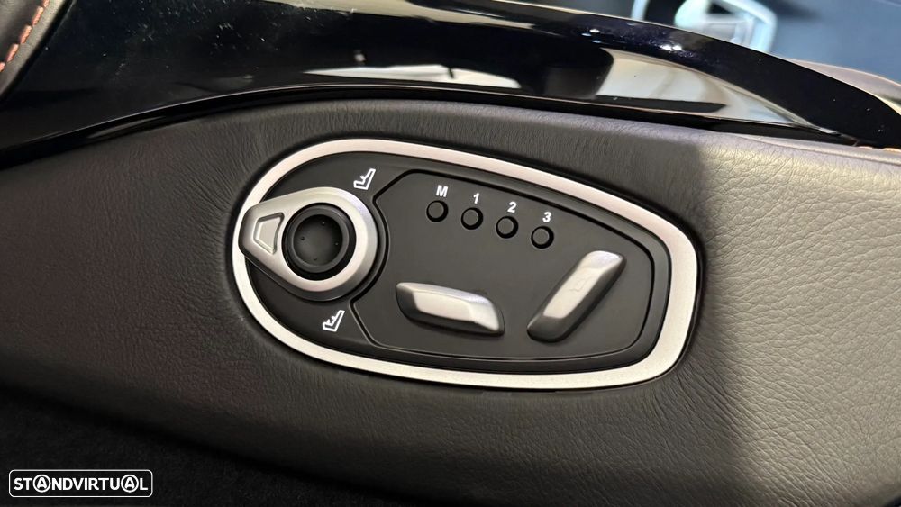Aston Martin Vantage Coupe 4.0 Twin-Turbo V8 - 41
