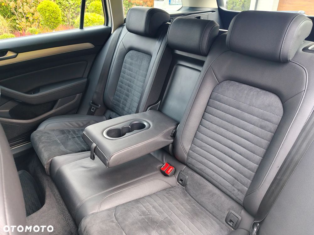 Volkswagen Passat Variant 2.0 TDI SCR 4Motion DSG Comfortline - 13