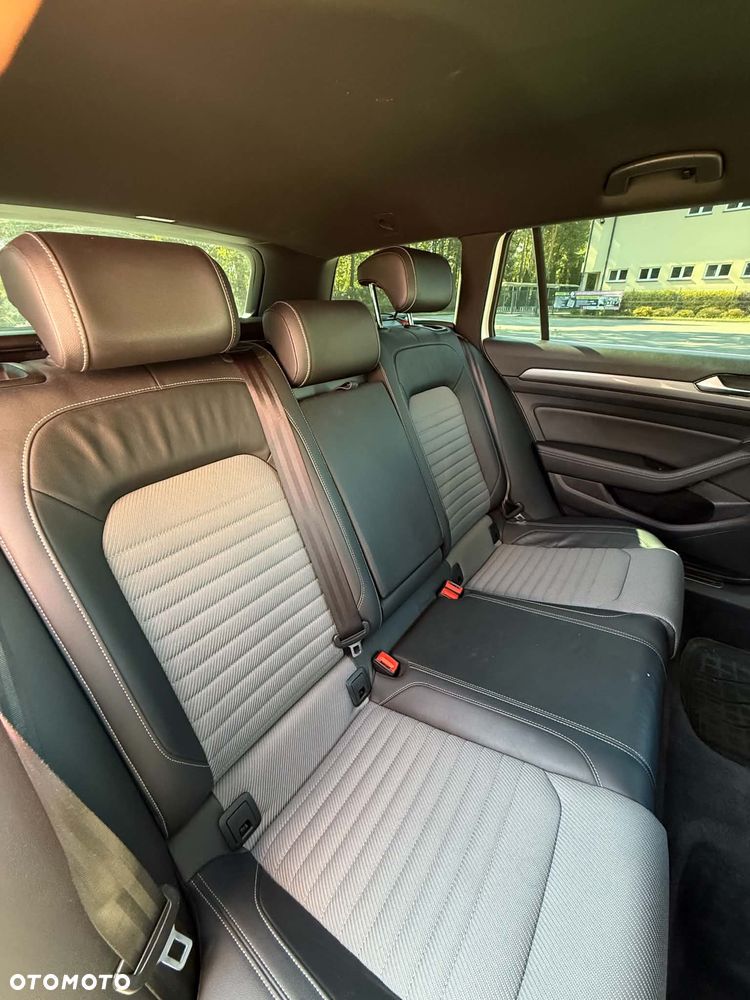 Volkswagen Passat - 14