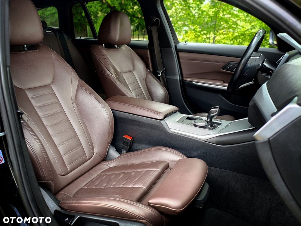 BMW Seria 3 330e - 6