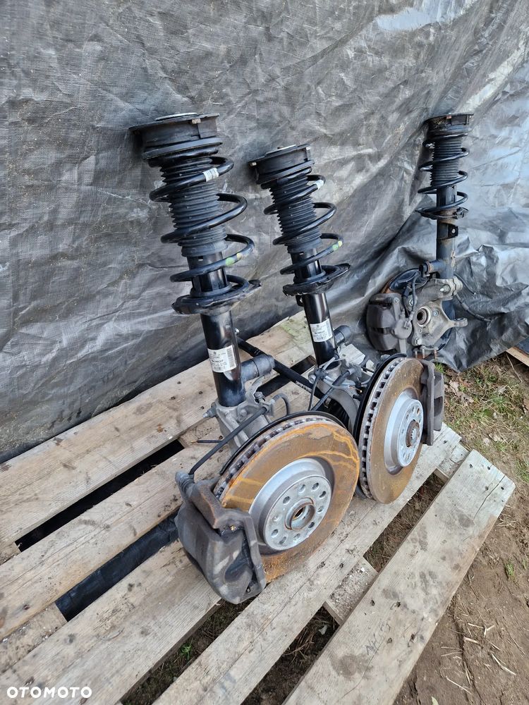 VW Passat B8 Arteon Superb III Zawieszenie prawe przednie kompletne kopyto 5Q0407258A 3Q0413031BE - 2