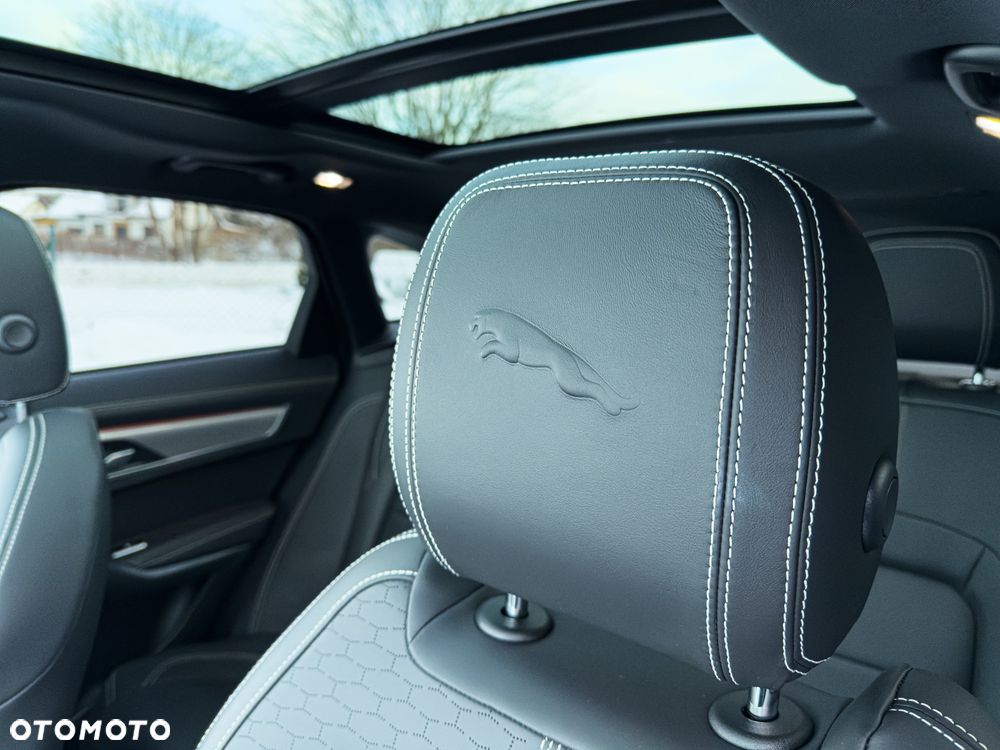 Jaguar F-Pace P400 AWD R-Dynamic S - 30