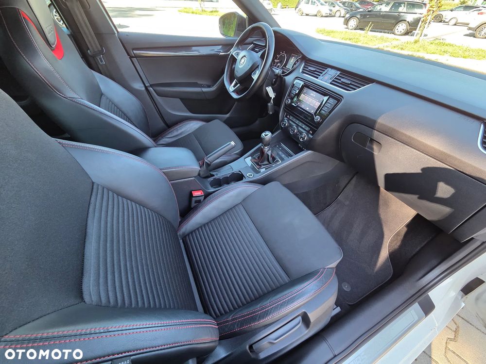 Skoda Octavia 2.0 TSI RS 230 - 25