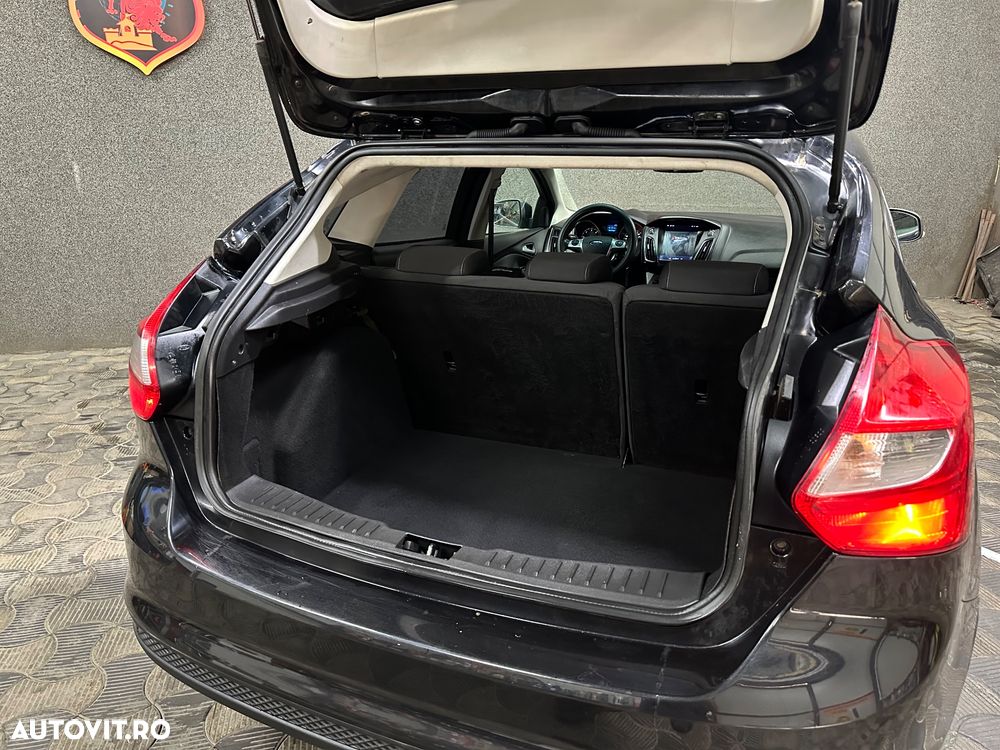 FORD Focus 2011 — imagine 12