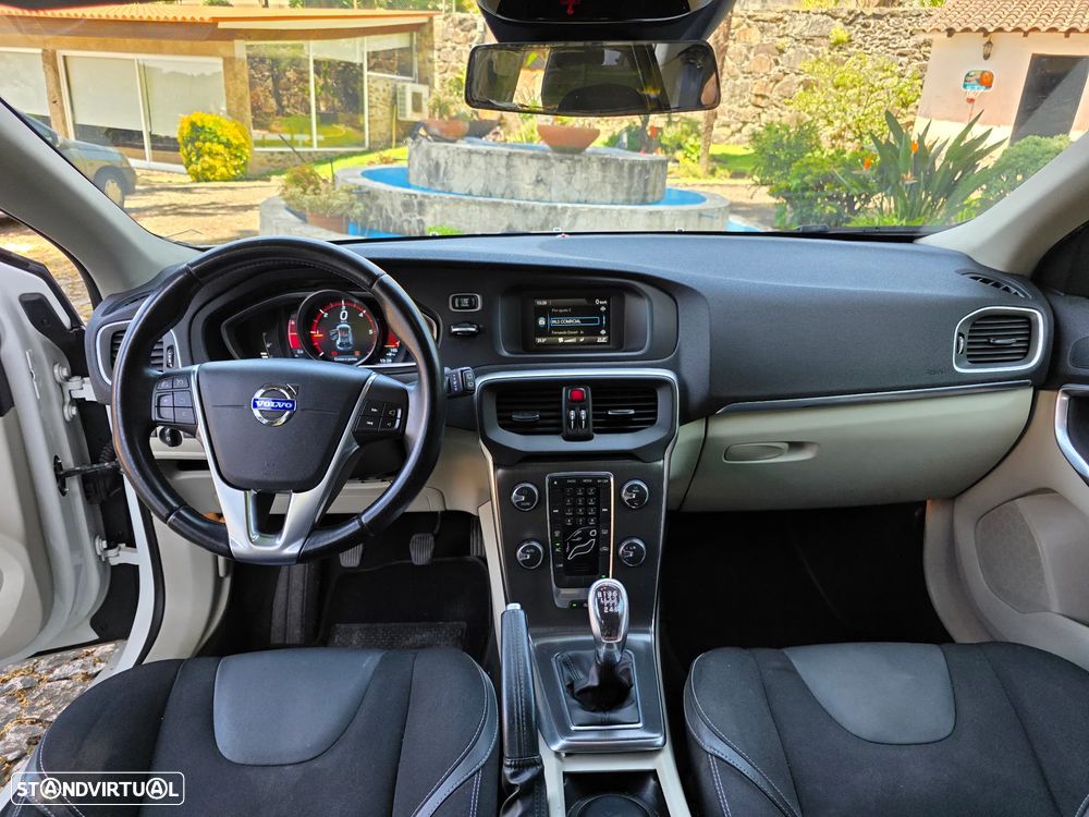 Volvo V40 1.6 D2 Momentum - 21