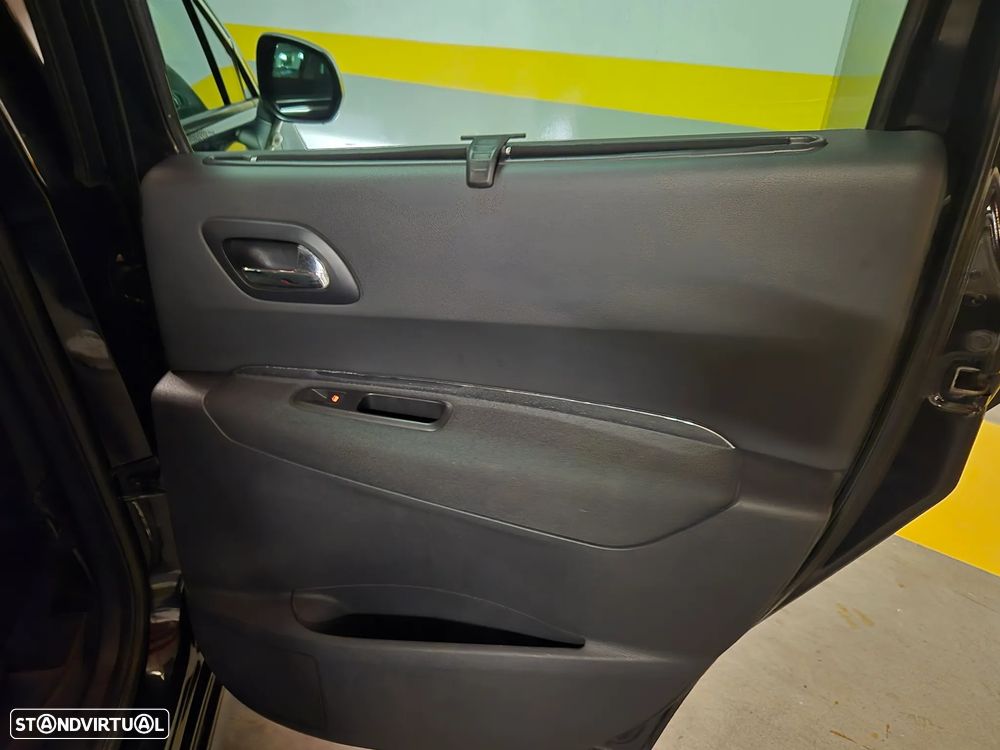 Peugeot 3008 1.6 HDi Sport CMP6 - 29