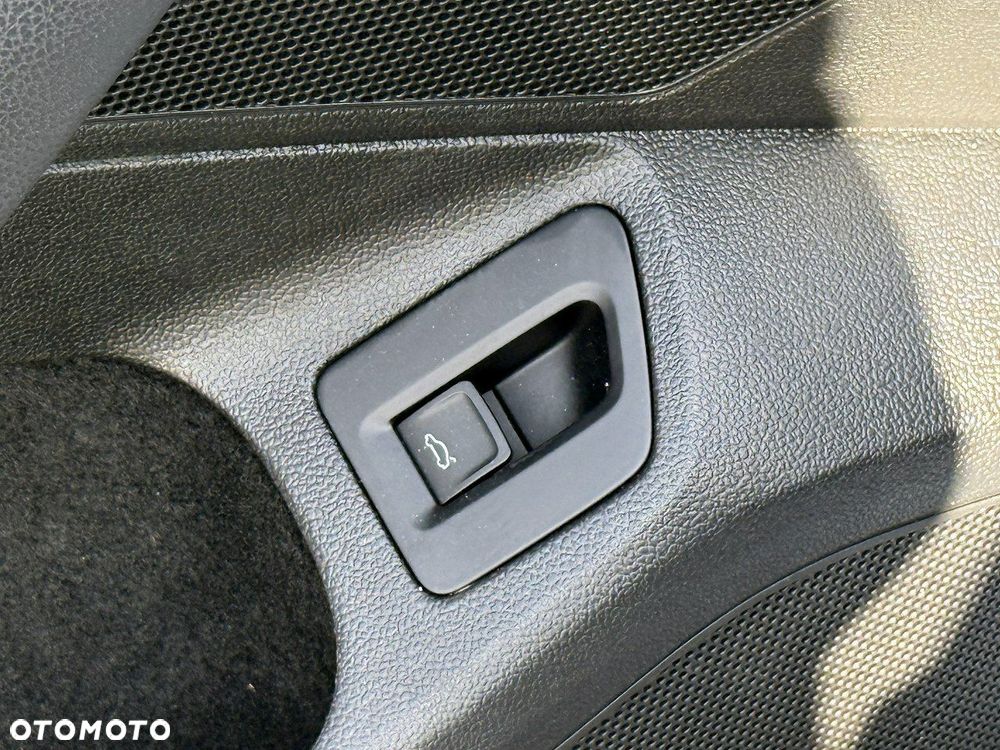 Volkswagen Passat - 24