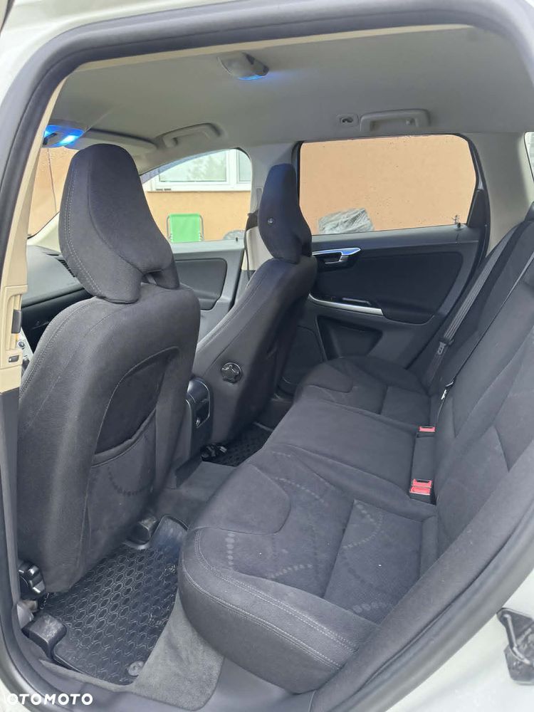 Volvo XC 60 2.4D AWD - 10