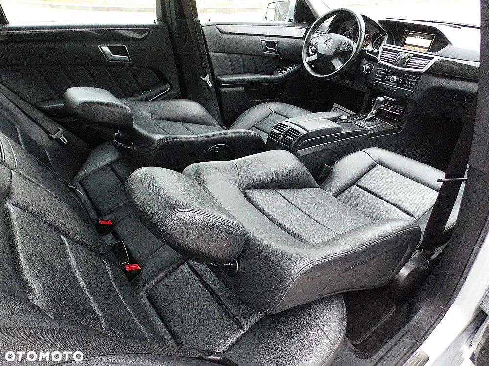 Mercedes-Benz Klasa E 200 CDI DPF BlueEFFICIENCY 7G-TRONIC Avantgarde - 13