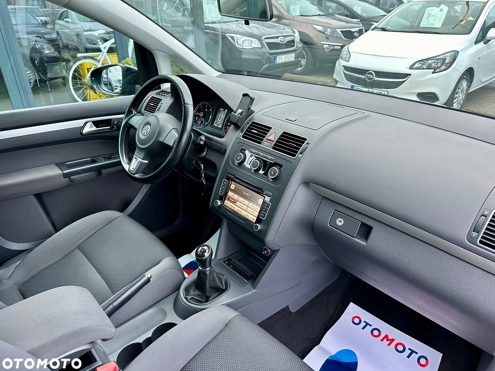 Volkswagen Touran 1.6 TDI DPF BlueMot Trendline - 20